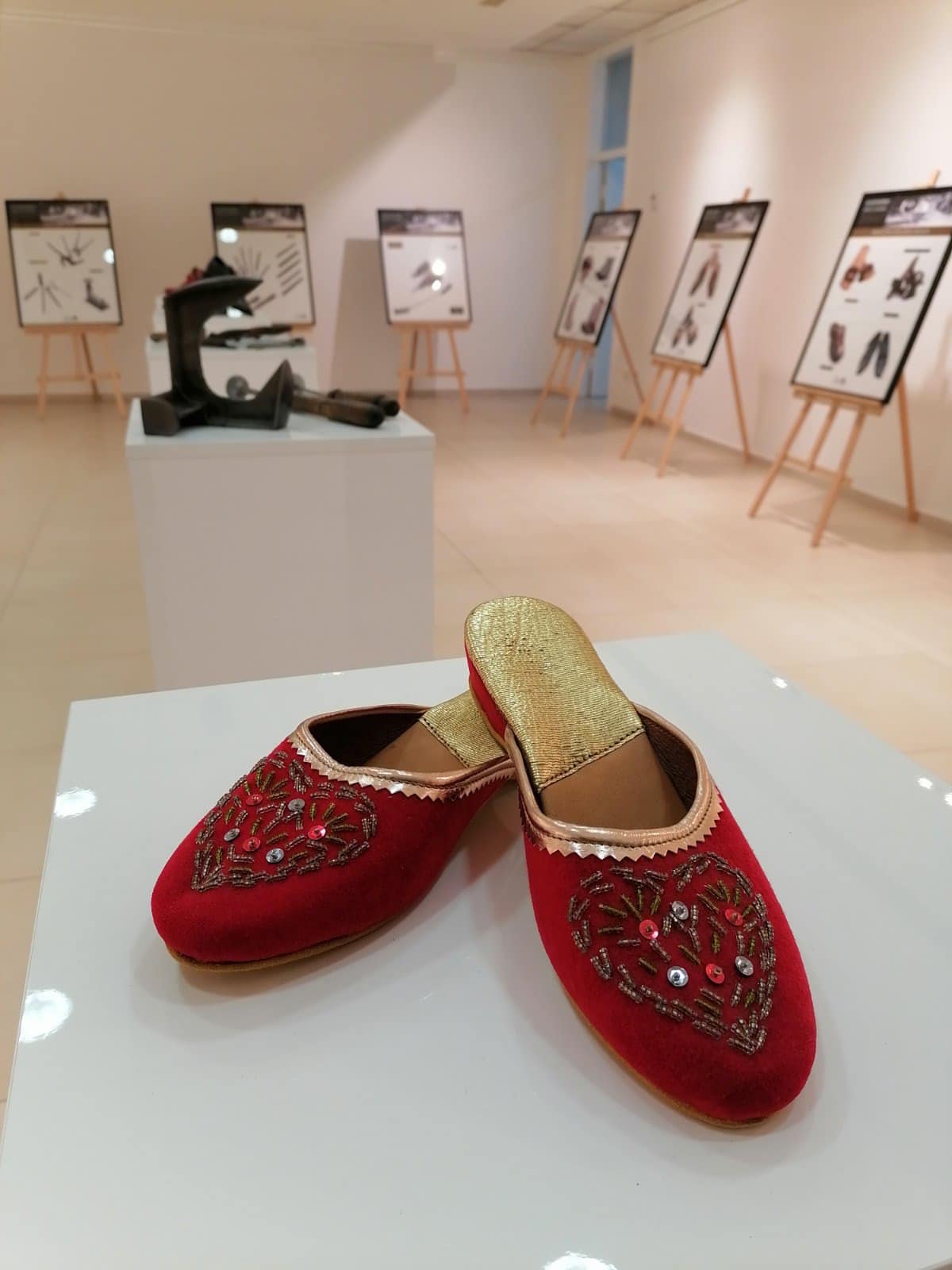 Izložba: Kundurdžijski – obućarski zanat